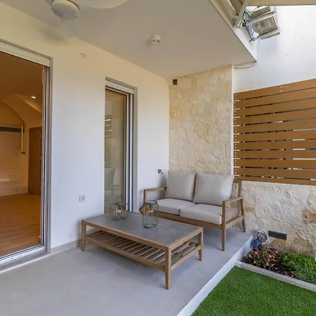 Bohosapiens Atlas With Sea Access