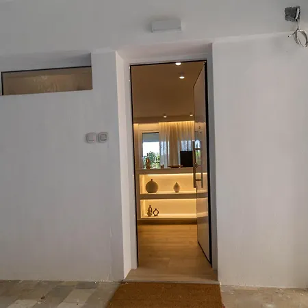 Bohosapiens Atlas With Sea Access