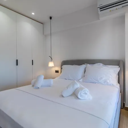 Bohosapiens Atlas With Sea Access شقة لوتراكي